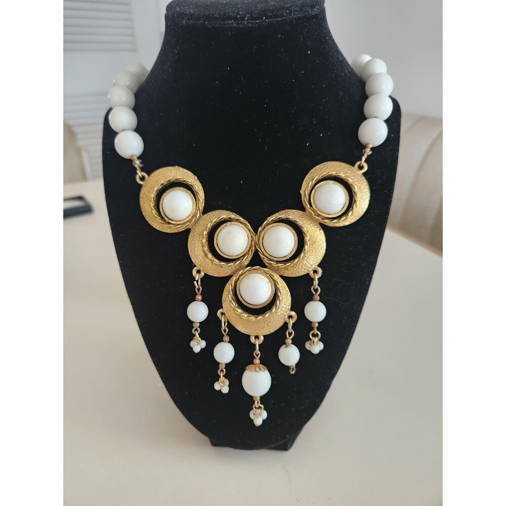 Vtg Boho Bib Necklace Gold Tone White Cabochon Cluster Missing A Cluster.